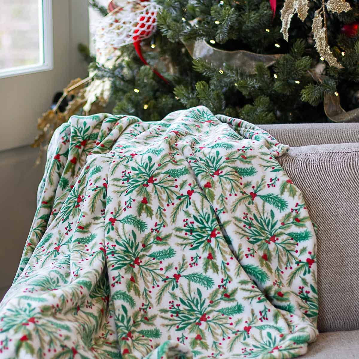 Holly Jolly Throw   Green/Red/White   50x60