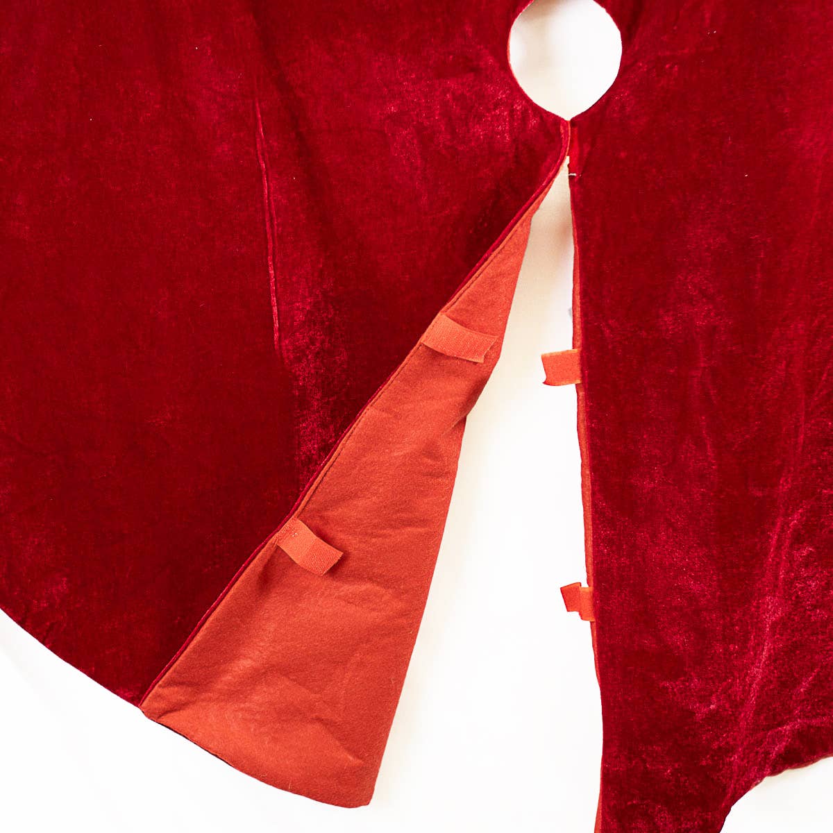 Velvet Tree Skirt   Dark Red   47"